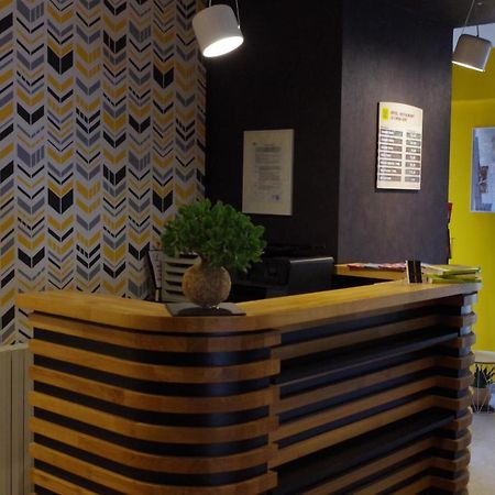 Logis Hotel Le Chene Vert Савне Екстериор снимка