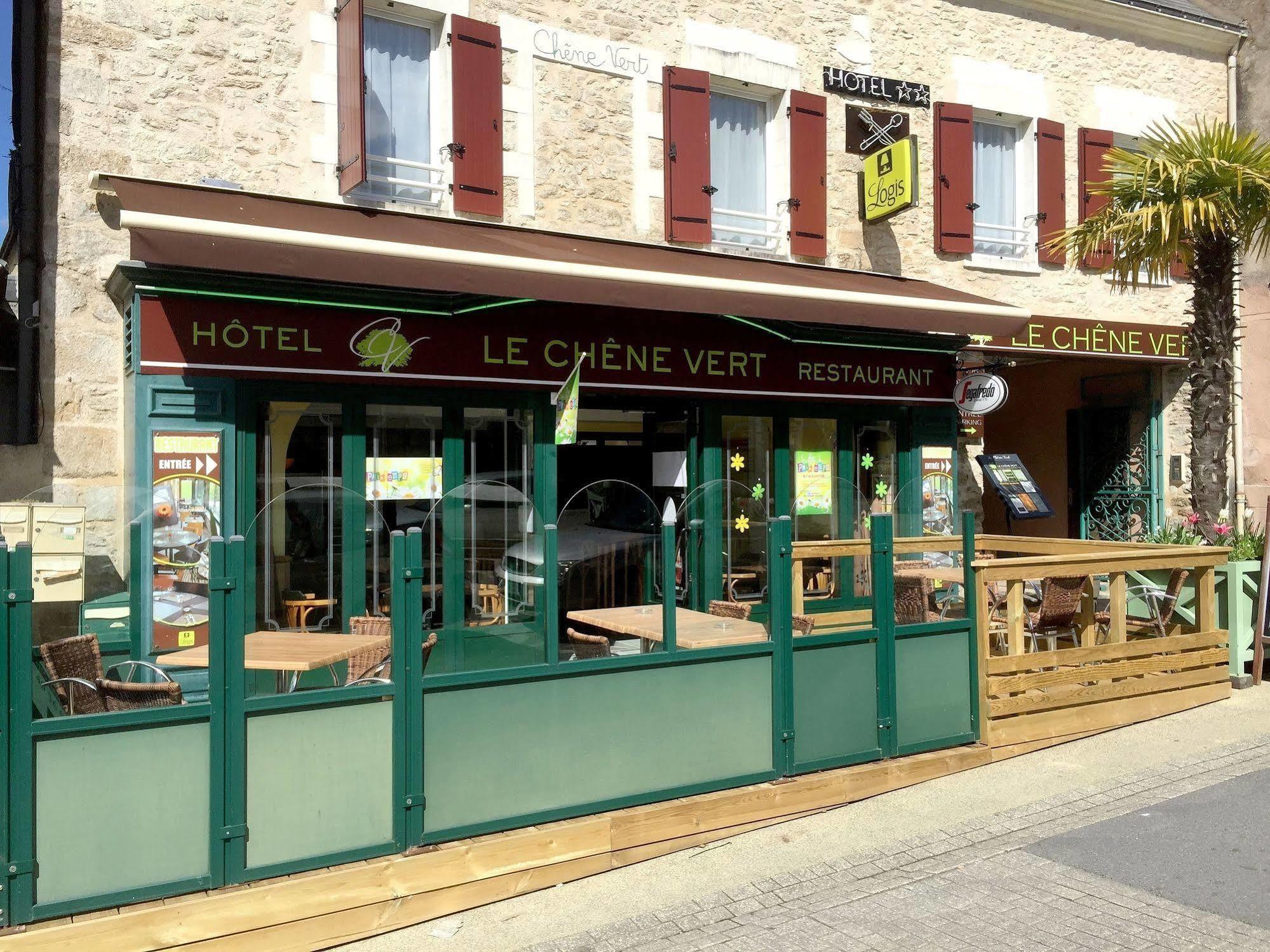 Logis Hotel Le Chene Vert Савне Екстериор снимка